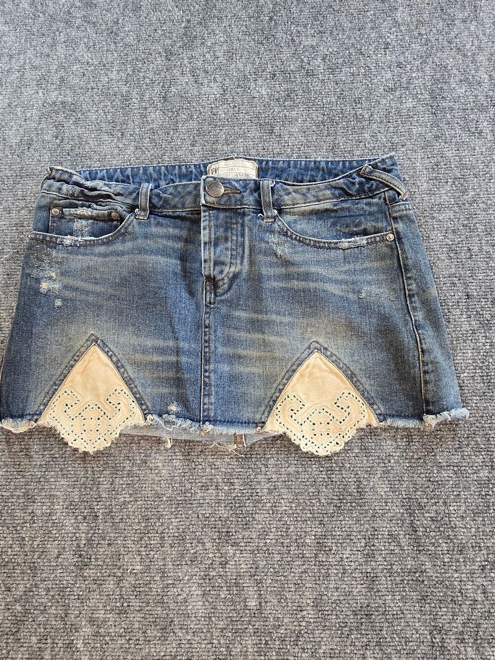 Free People Denim Mini Skirt Womens 6 Blue Lace Inset Boho Festival - Picture 1 of 8